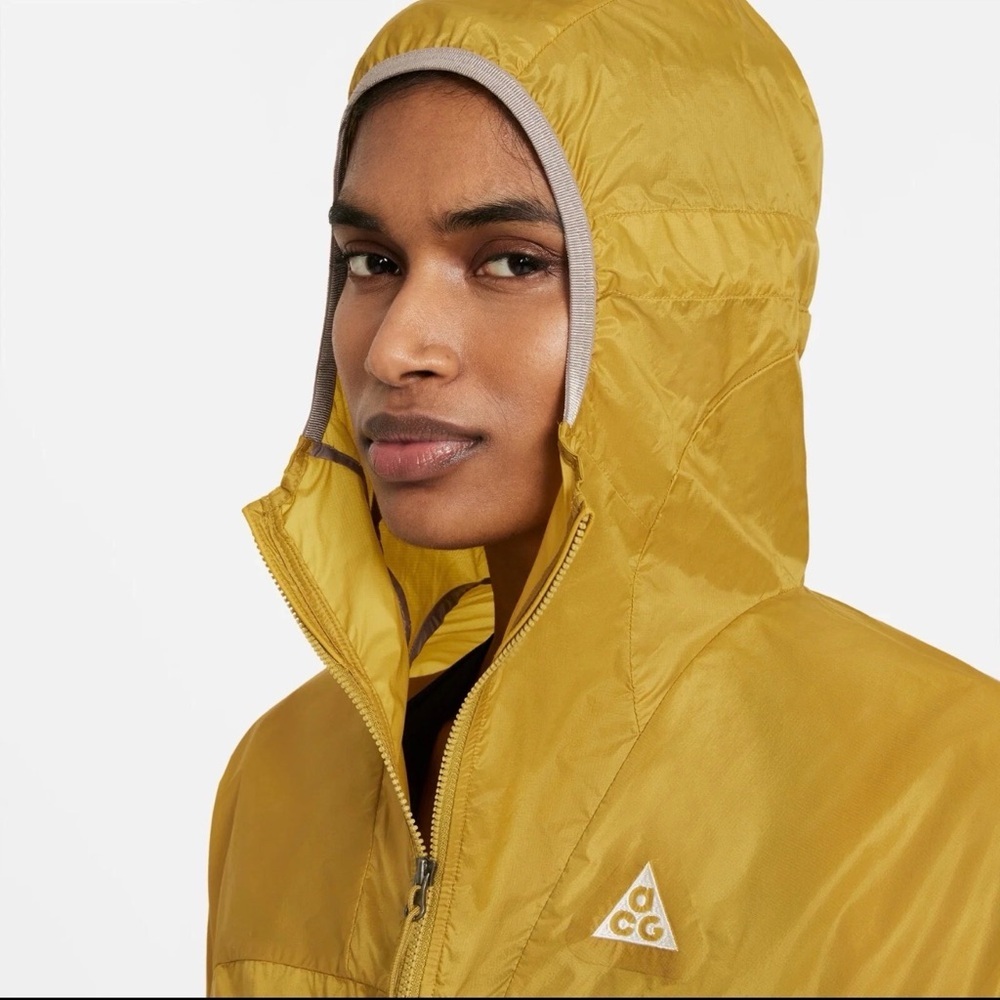 Nike ACG Yellow Hooded Jacket with White Logo - Picture 10 of 10